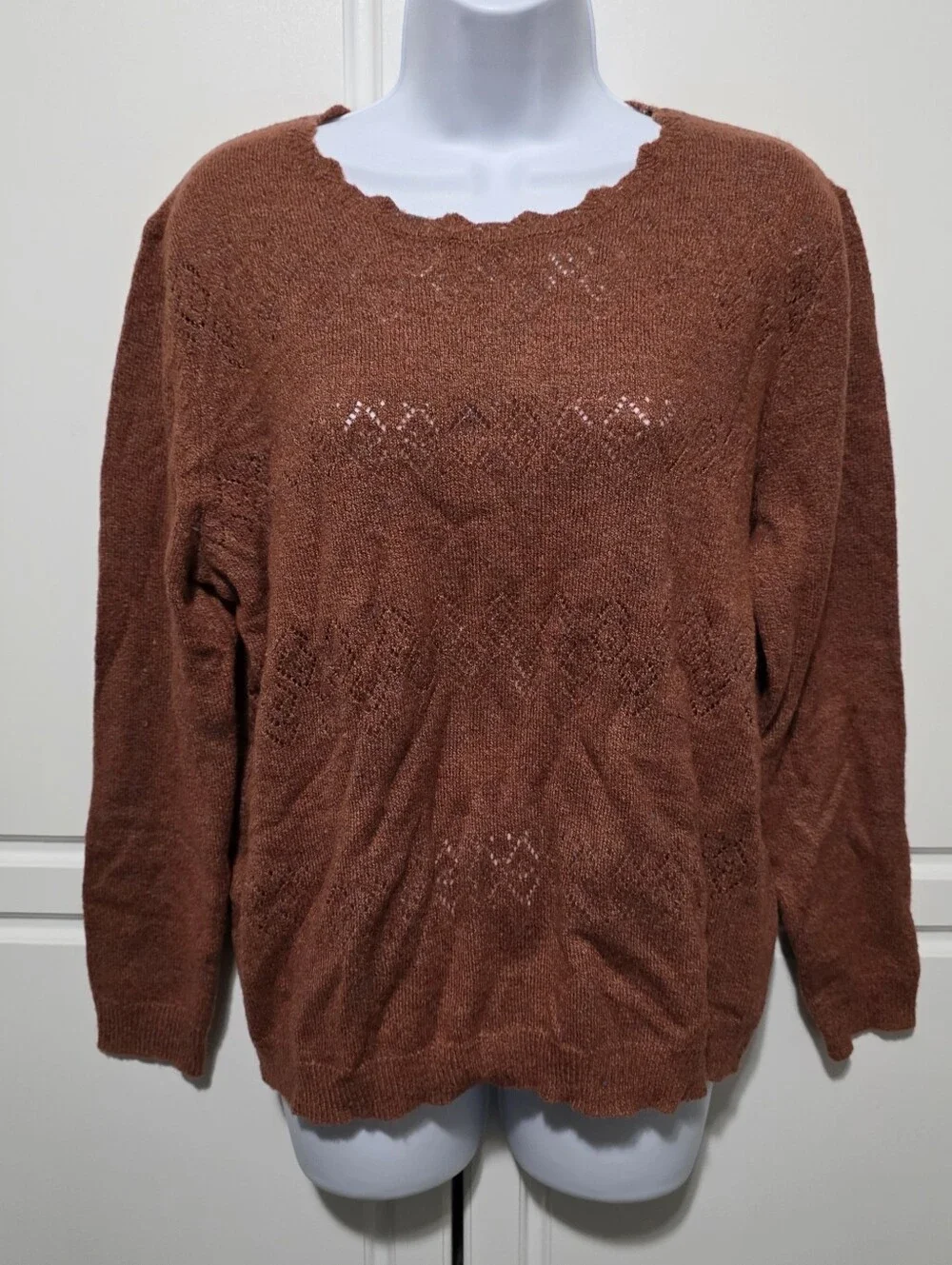 Alfred Dunner Womens Rust Brown Geometric Eyelet Knit Scallop Crewneck Sweater